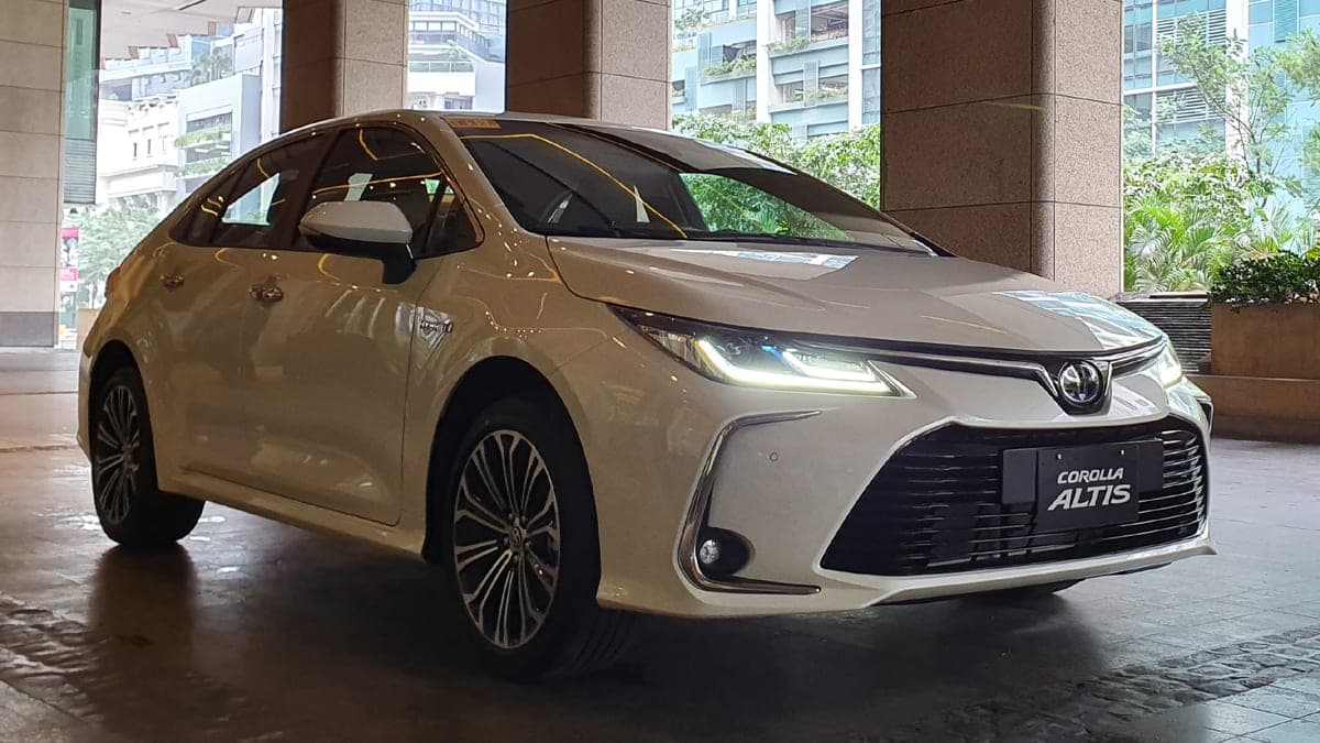 Toyota Corolla Hybrid Altis
